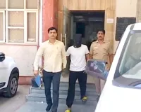 चोरी की स्कूटर और बाइक के साथ पकड़ा गया आरोपी, दो मोबाइल भी बरामद