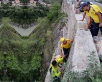 Uttarakhand News: गहरी खाई में गिरा व्यक्ति, एसडीआरएफ ने त्वरित रेस्क्यू ऑपरेशन चलाकर किया रेस्क्यू