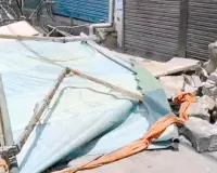 फरीदाबाद में दुकान का छज्जा गिरने से दो युवकों की मौत