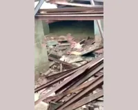 House Collapses: नहर ओवरफ्लो होने से ढहा निर्माणाधीन मकान