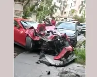 Hyderabad Road Accident: तेज रफ्तार फेरारी हादसे का शिकार, चालक मौके से फरार
