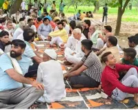 हाईटेंशन लाइन के विरोध में तीसरे दिन भी धरने पर डटे रहे ग्रामीण