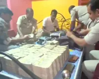 रेत माफिया के खिलाफ पुलिस का बड़ा एक्शन, 5.5 करोड़ कैश और 15 किलो सोना बरामद