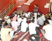 गरजे बिजली कर्मचारी, 2 घंटे तक किया रोष प्रदर्शन 