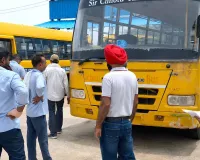 स्कूल बसों की जांच में तीन बसों के दस्तावेज अधूरे, नोटिस जारी