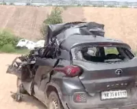  Road Accident: तेज रफ्तार टाटा गाड़ी ने ट्रक को मारी टक्कर, तीन युवकों की मौके पर मौत