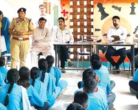 Sirsa News: स्कूल में सजी पुलिस की चौपाल, विद्यार्थियों को नशे और साइबर ठगी से बचाव का पढ़ाया पाठ