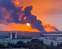 Russia Ukraine War: यूक्रेन ने रूस के तेल ठिकानों व 'शैडो फ्लीट' पर किया हमला 