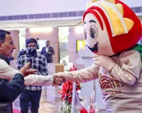 Aadhaar News: आज मोबाइल से अपडेट हो रहीं जरूरी सेवाएं, आधार ऐप ने डिजिटल सेवाओं को बनाया आसान