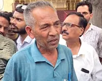 School Van News: बच्चों को लेकर जा रही स्कूल वैन में स्पार्किंग से लगी आग, जानी नुकसान से बचाव