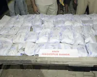 फिरोजपुर में 30 किलो से ज्यादा हेरोइन बरामद, बठिंडा में गैंगस्टर का साथी हथियार समेत गिरफ्तार