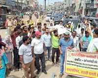 Sanitation Workers' Strike: सफाई कर्मचारियों का फूटा गुस्सा, दादरी में नगर परिषद कार्यालय पर जड़ा ताला 