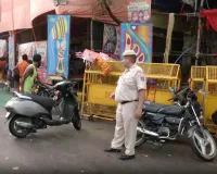 Kanwar Yatra Security: दिल्ली में कांवड़ यात्रा को लेकर सुरक्षा व्यवस्था कड़ी, पुलिस के साथ VHP कार्यकर्ता भी मोर्चे पर तैनात