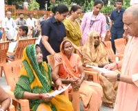 जनता दर्शन में CM योगी ने सुनी करीब 200 लोगों की फरियाद, बोले- हर समस्या का होगा समाधान