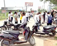 हुडा सेक्टर-6 में जलभराव से फूटा गुस्सा, हांसी-जींद रोड पर लगाया जाम
