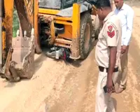 अवैध खनन रोकने पहुंची वन विभाग की टीम पर हमला