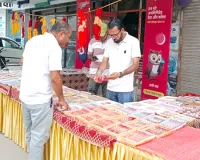 Raksha Bandhan: रक्षाबंधन नजदीक आते ही सजे राखियों के बाजार, भाई-बहन के प्रेम का पर्व मनाने को उत्साह