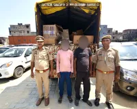 गौतमबुद्ध नगर में 4 लाख के अवैध पटाखों के साथ दो गिरफ्तार, बोलेरो पिकअप जब्त