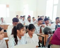 समस्याओं के समाधान लेकर उतरे विद्यार्थी, नवाचार से दिखाई तकनीकी प्रतिभा 