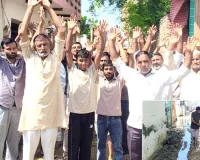 जगनपुर के मुख्य मार्ग पर जलभराव-कीचड़ से ग्रामीण परेशान, प्रदर्शन