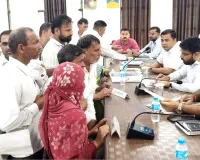 निष्पक्ष व पारदर्शी तरीके से हो शिकायतों का निस्तारण: डीएम