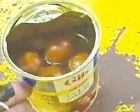 Blinkit: बदबूदार गुलाब जामुन को लेकर ब्लिंकिट सेंटर पर हंगामा