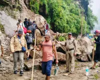 Kedarnath Latest News: केदारनाथ के रास्ते पर फंसे 1200 तीर्थयात्रियों को सुरक्षित निकाला, 5 साल के बच्चे की मौत