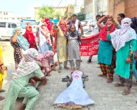 सफाई कर्मियों का धरना 26 वे दिन जारी, मंत्री बेदी का फुखा पुतला