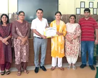 साप्ताहिक हिंदी पखवाड़ा कार्यक्रम के दौरान डायरी लेखन प्रतियोगिता में दीपा रही प्रथम