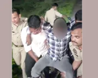 यूपी में दो जगह पुलिस-बदमाशों के बीच मुठभेड़, लूट और चोरी के आरोपी समेत दो बदमाश गिरफ्तार