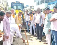 विधायक नहीं पहुंचे तो लोगों ने खुद कर दिया सड़क का शुभारंभ