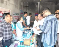 सरकारी योजनाओं का लाभ दिलाने के लिए लगा समाधान शिविर, 421 ग्रामीणों ने रखीं समस्याएं, मौके पर कई मामलों का समाधान