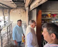 Fire: महावीर डेयरी की दुकान में लगी भीषण आग, सामान जलकर राख