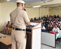 छात्राओं को साइबर अपराधों से बचाव के प्रति किया जागरूक
