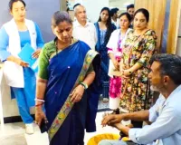 महिला आयोग की उपाध्यक्ष मीना परमार ने मेडिकल कॉलेज का किया औचक निरीक्षण