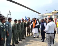 Saran Flood News: सारण में बाढ़ का कहर, एयरफोर्स ने 5,600 से ज्यादा राशन पैकेट एयर ड्रॉप कर पहुंचाई राहत