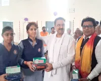 एआई को ताकत बनाएं, दुरुपयोग से बचें, छात्राओं को लक्ष्य तय करने की सलाह