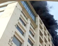 Ghaziabad Hotel Fire: गाजियाबाद के होटल में भीषण आग, 18 लोगों को सुरक्षित निकाला गया