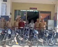 नोएडा में चोरी की 11 मोटरसाइकिल और 10 मोबाइल बरामद, 3 आरोपी गिरफ्तार