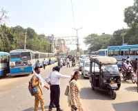 Haryana Roadways Workers Protest: सिरसा बस स्टैंड पर रोडवेज कर्मियों का हंगामा, परिचालक से मारपीट व जान से मारने की धमकी के विरोध में बस स्टैंड के दोनों गेट बंद कर डेढ़ घंटे तक लगाया जाम