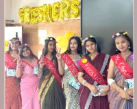 मिस खुशबू के सिर सजा मिस फ्रेशर का ताज