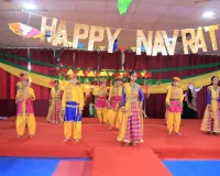 डांडिया की धुनों पर झूमे नन्हे मुन्ने बच्चे