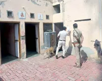 नशे के कारोबार को रोकने के लिए पुलिस ने खंगाले गांव डिंग और भावदीन के घर 