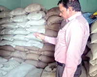 राशन डिपो पर कोताही कतई बर्दास्त नहीं: एसडीएम संदीप