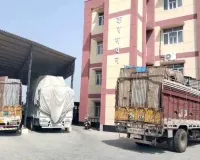 Tax Department Raid: दीपावली से पहले कर विभाग की सख्ती, चार गाड़ियां डिटेन 