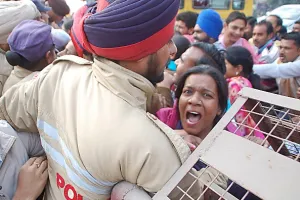 मांगें नहीं मानी तो आत्मदाह कर लेंगे