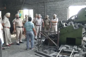 लोहा फैक्ट्री में पंप फटने से 3 की मौत, 2 घायल