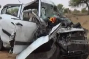 टैंकर-कार में जबरदस्त भिड़ंत , चार लोगों की मौत