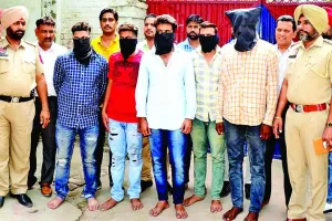 पुलिस ने गिरफ्तार किए पांच लुटेरे