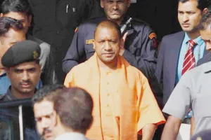 योगी के दौरे से पहले गैंगरेप विक्ट‍िम जबर्दस्ती डिस्चार्ज